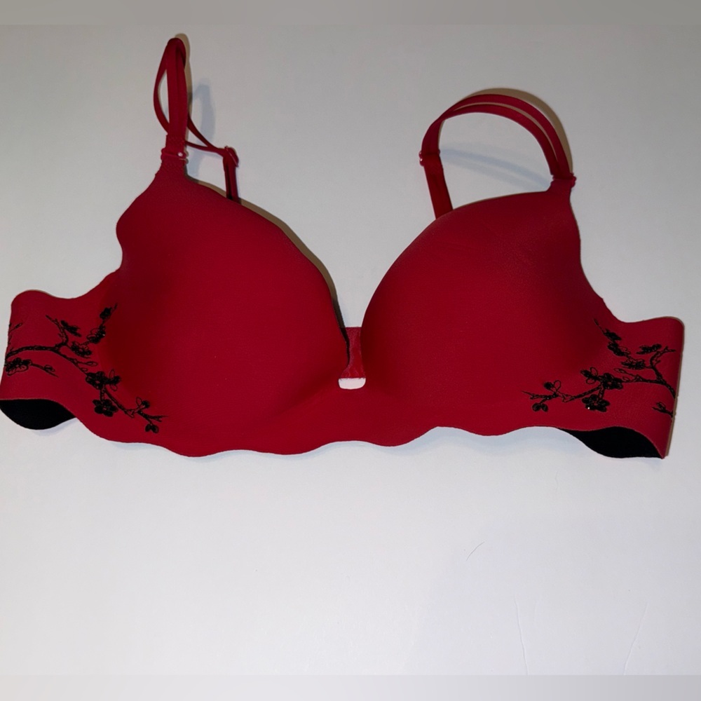 🌹Victoria's Secret Red and Black Floral Very Sexy Push-up Bra